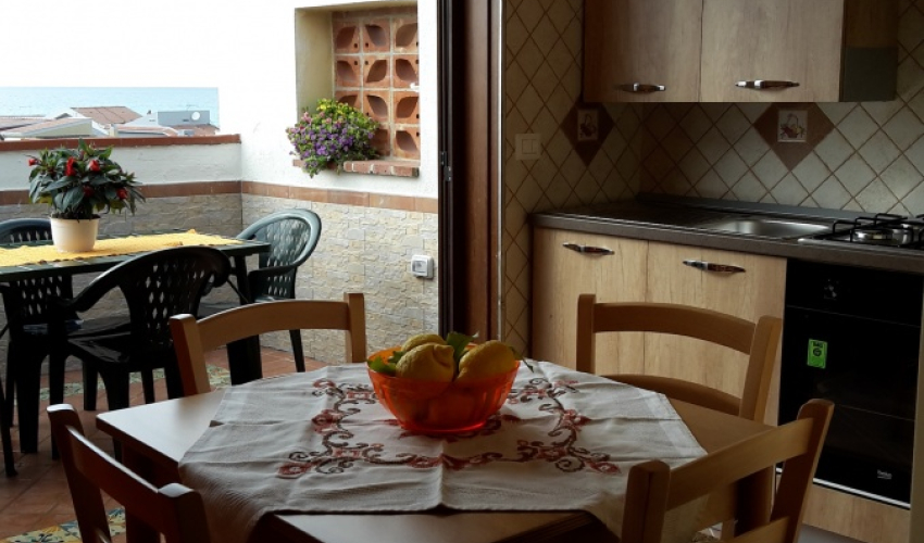 Glicine Con Terrazzo Vista Mare